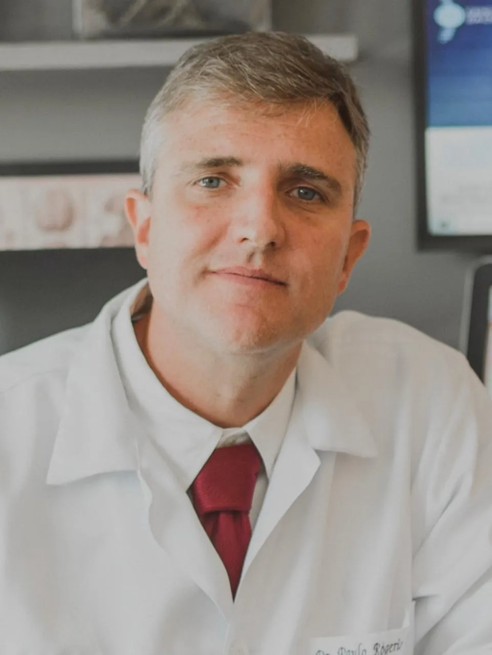 Dr. Paulo Cortez — Neurocirurgião e Cirurgião de Coluna